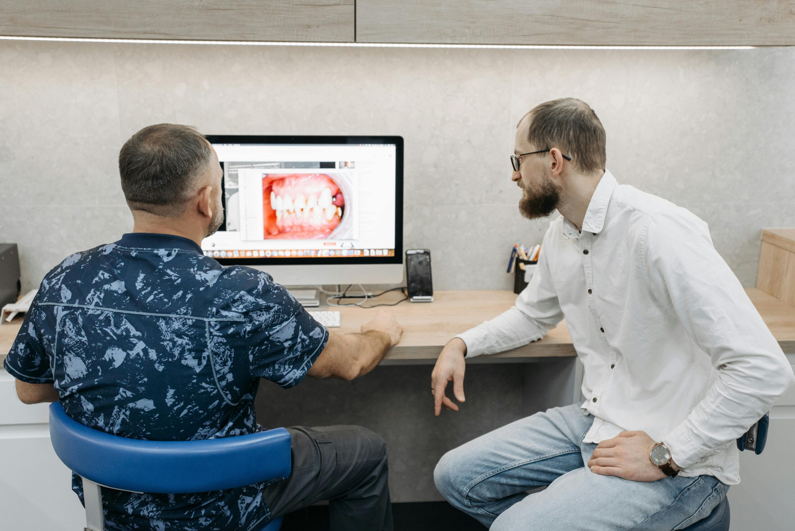 Ways Dentists Can Communicate With Dental Labs